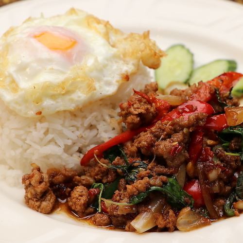 Stir-fried minced beef with gapao and rice