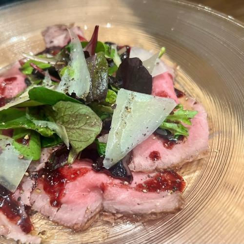 Carefully selected roast beef carpaccio