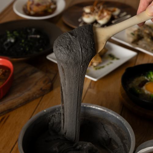 Delicious squid ink black aligot