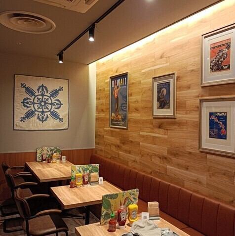 南国の島を想わせる内装で、時間を忘れてのんびりとリラックスできます◎異国情緒あふれるお席はまるで時間がゆっくり流れているかのようで、世代やシーンを問わずご利用いただけます♪