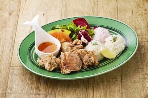 モチコ フライドチキンプレート