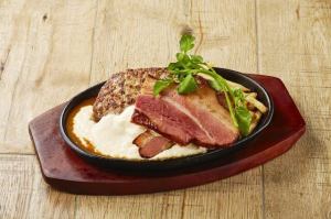 ベーコンとチーズソースのハンバーグ