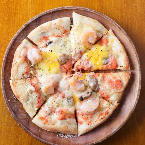 Shrimp and mushroom mentaiko cheese pizza