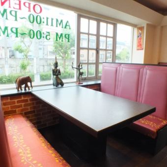 6 명 테이블 3 탁자 있습니다! 여자 회 점심 모임에 이용하십시오 ♪ 넓은 공간에서 느긋하게 식사 할 수 있습니다.