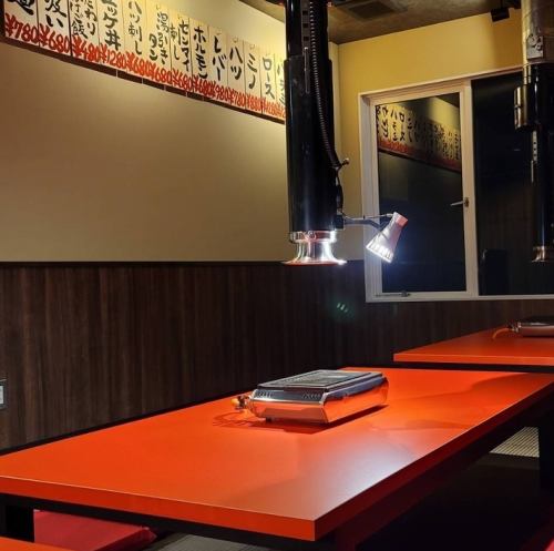 We offer private seating with sunken kotatsu seating for up to 6 people.Perfect for entertaining, company banquets, dinner parties, etc.Please feel free to contact us if you have any questions.