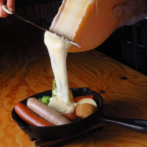 肉×チーズ×アボカド…新感覚な料理がお客様の目の前で完成