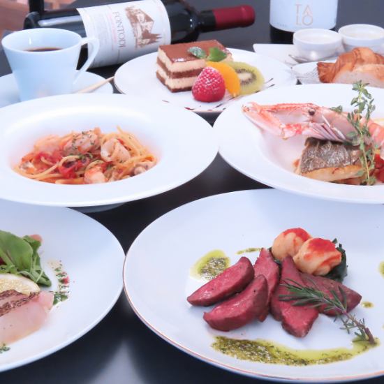 お肉・お魚・ピザといった各種ランチセットをご用意しています。