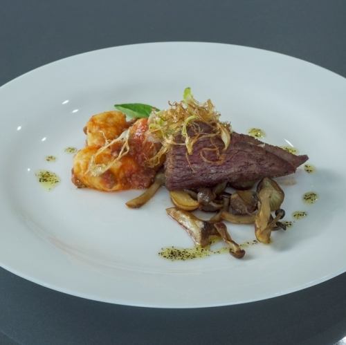 お昼からカラオケ＆飲み放題も楽しめます