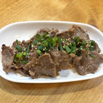 豚タンネギ塩炒め