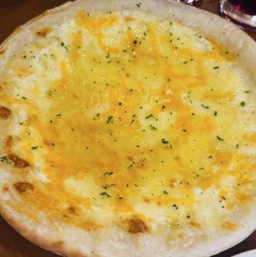 수제 3종 치즈 피자