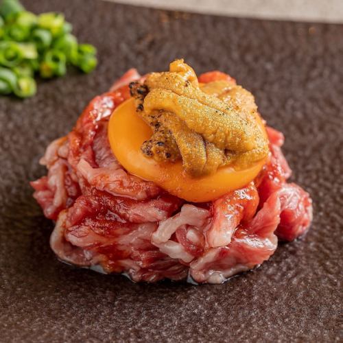 Grilled sea urchin toro meat yukhoe