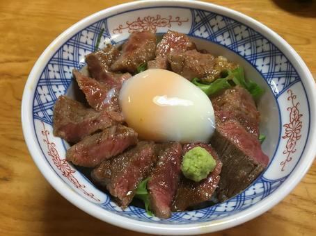 Red beef bowl