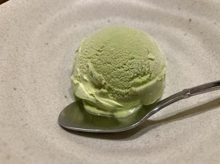 Uji matcha ice cream
