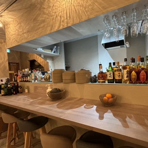 ≪BAR・夜カフェ利用で大人な時間を☆≫ゆったりとした時間が流れる夜の店内は、BARや夜カフェとして自由に楽しめる空間が魅力。落ち着いた雰囲気の中で、ゆったりとお過ごしいただけます。お仕事帰りやデートにもぴったりです。ぜひ絶品の自家製レモネードや絶品ノンアルコールモヒートと共にご堪能ください★