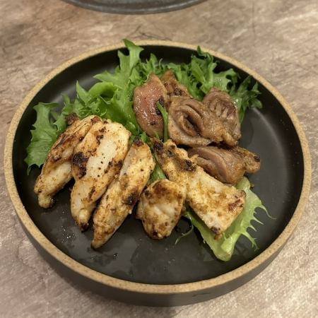 ヤゲン軟骨と砂ずりのカレー風味