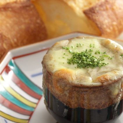 【名物】生ウニのチーズ焼き（バケット添え）