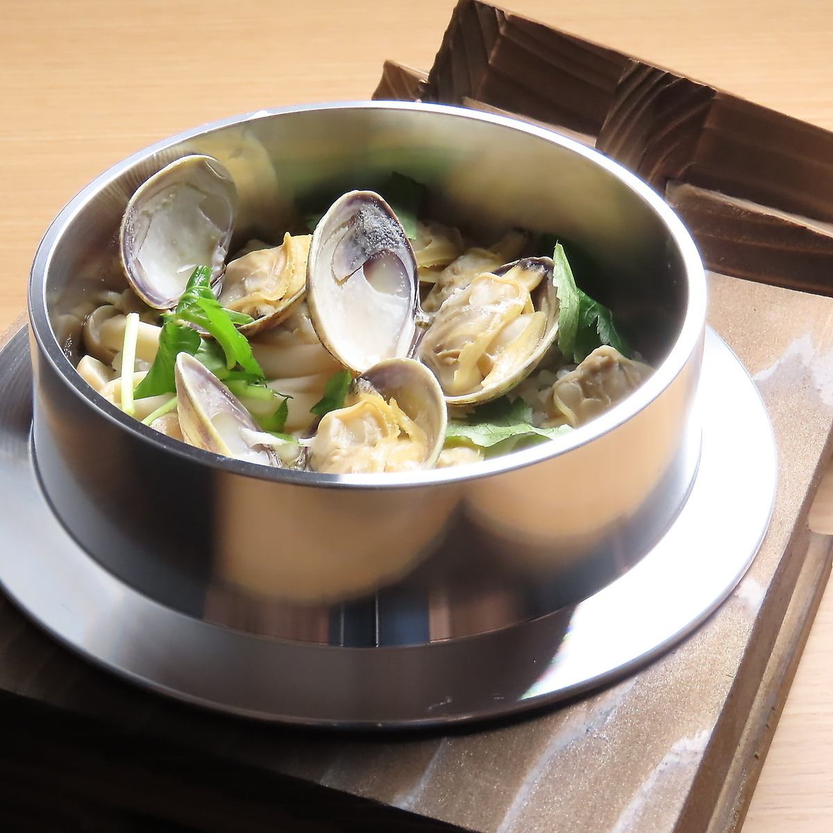 ランチも営業しております！牛カツと釜めしの旨いお店です♪