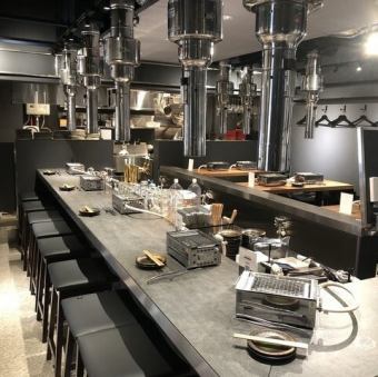 カウンター席も充実しております。