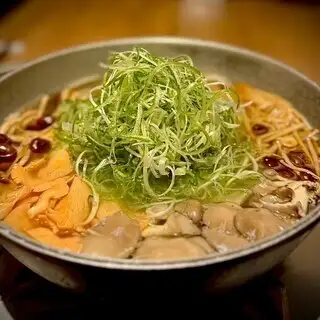 特制套餐【烤鸡+天然蘑菇火锅】+ 2小时畅饮（最后点餐时间90分钟）12,000日元（含税）