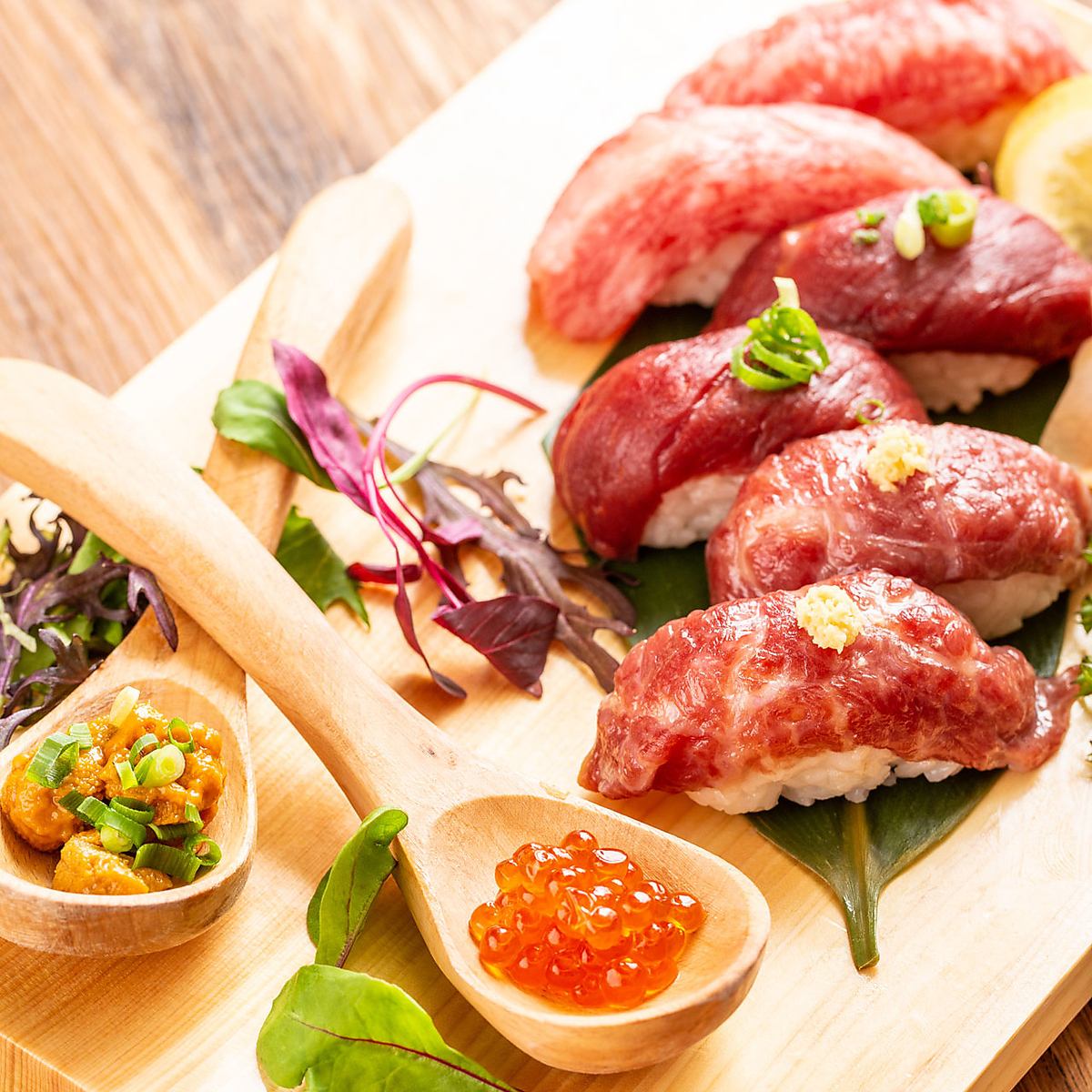 美味しいお肉とお酒で乾杯★飲み放題付きコースも充実！