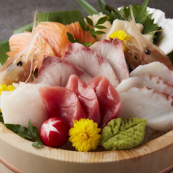 うちに来たなら必ず食べてほしい！料理長が厳選した鮮魚の限界盛り！！”豪華！鮮魚の桶盛り”が登場◎