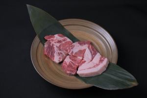 「金豚王」肩ロース焼肉