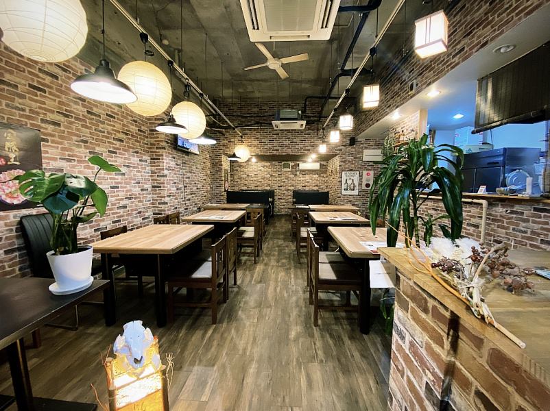 You can enjoy your meal in a calm atmosphere that does not look like a yakiniku restaurant with a calm brick style.It can be enjoyed by colleagues, couples, and families in a variety of situations!