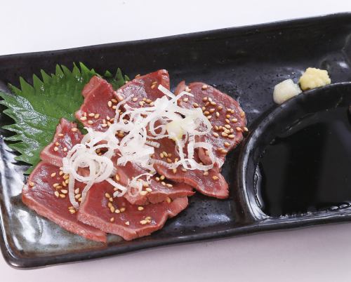 Beef heart sashimi (heat-treated)