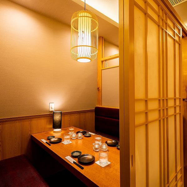 [Produce a private space with a completely private room with a door] Group banquets are also welcome! We will guide you to a spacious private room for reunions, wedding celebration parties, and large parties at work.Please enjoy creative seasonal cuisine in a private room with soft lighting.
