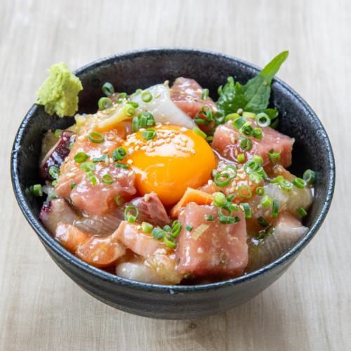 海鮮ユッケ丼