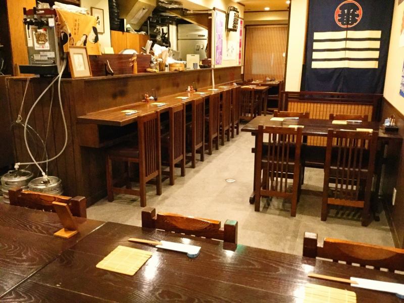  Yotani 3-chome的老式氛围。在酒吧美味的商店里可以感受到愉快的谈话，在那里投票的流行音乐流动。享受江户东京意识聚集的装饰品也很有趣。 