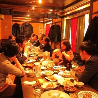 The horigotatsu tatami room can accommodate large parties of up to 30 people.Please contact us if you have more than 30 people.