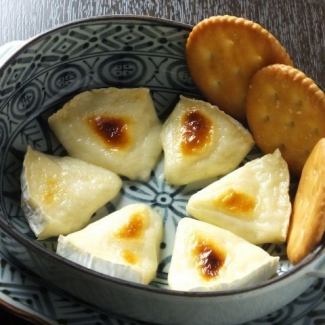 Camembert Cheese / Oven Baked Camembert Cheese
