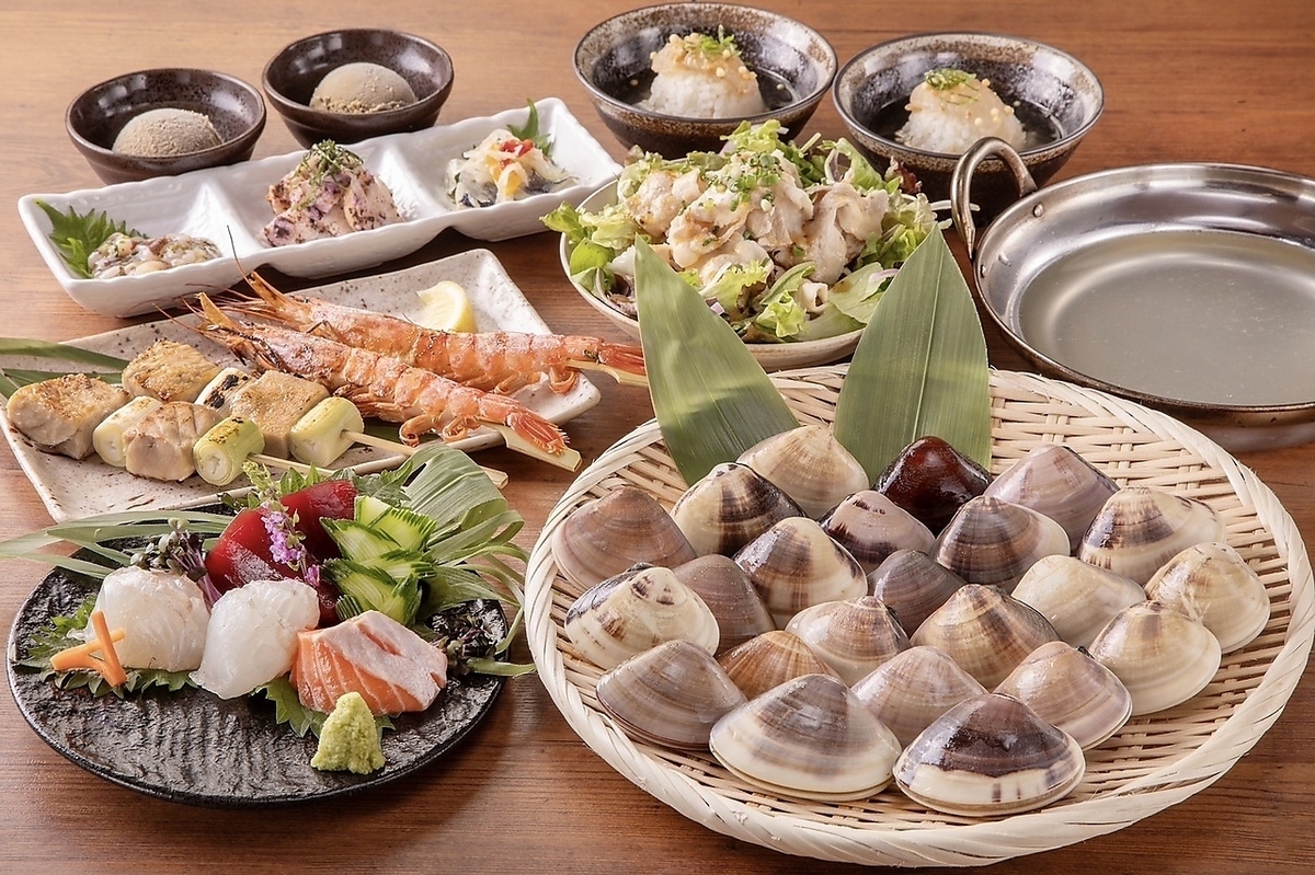 豊洲直送の鮮魚と国産蛤、TWG・一保堂お茶ハイが揃う新橋・汐留の海鮮居酒屋
