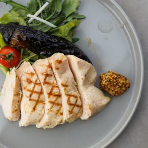 低温調理した鶏のグリル