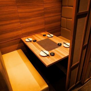 少人数様でも、団体様でも個室席をご用意致します。様々な用途にあわせて個室をご活用下さいませ。