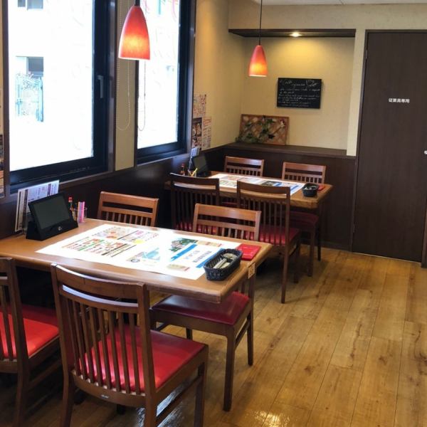 開放感溢れる空間で、時間を気にせずゆったり楽しんで♪時間無制限の本格イタリアン・ビュッフェ!当店は時間無制限のオーダーバイキング制になっております。お料理はタッチパネルからご注文頂きお作りしております。生パスタやピザといった商品がメインメニューとなっており豊富に取り揃えております。