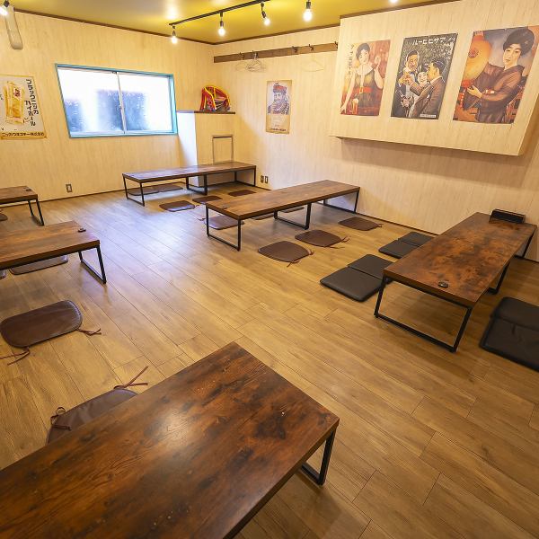 【ゆったり寛げる座敷席完備】ご家族やご友人とのお食事には、広々とした座敷席がおすすめです。足を伸ばしてゆったりとくつろぎながら、美味しい串カツとお酒をお楽しみいただけます。お子様連れのお客様も安心してお過ごしいただけますので、気兼ねなく楽しい時間をお過ごしください！