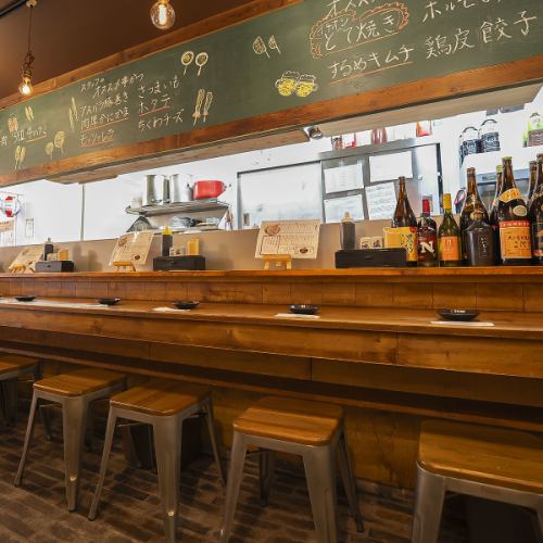 会社帰りにお一人でのご利用や、同僚と二軒目…など、お気軽にお座りいただけるカウンター席をご用意しております！