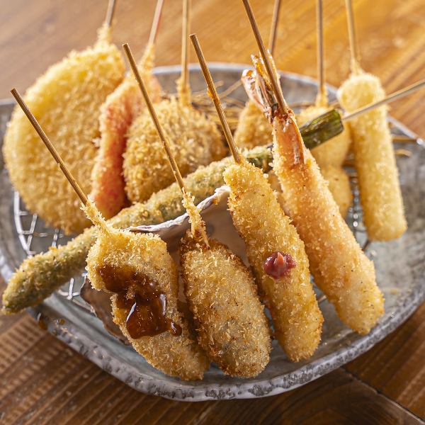 【まずはこれ！】串カツ盛り合わせ10種類 1630円(税込)