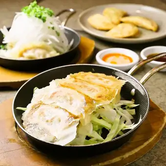 【日-木曜日限定セット★120分飲み放題付!】選べる人気焼き餃子3種&逸品全7品4000円