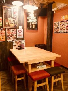 Semi-private room-style table seats ♪ There is a TV monitor and you can watch TV!
