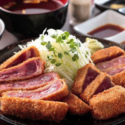 아마노시 소 돈까스 전문점! 엄선한 고기로 만드는 쇠고기 커틀릿은 밖이 바삭 바삭 안은 레어 일품!