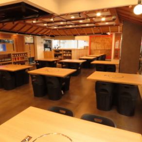 【友人とのお食事に♪】麻布十番駅から徒歩5分の好立地。友人との語らいにぴったりな、大人の隠れ家的な居酒屋で鉄板焼きを楽しみませんか？旬の海鮮から厳選されたお肉、彩り豊かな野菜まで、素材の持ち味を活かした逸品が勢揃い。シーンで選べる多彩なコースや、心ゆくまで楽しめる飲み放題プランも充実しています。