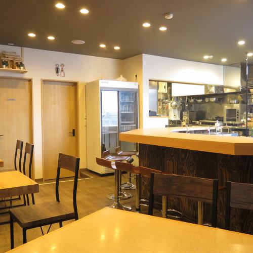 <p>If you&#39;re a sake lover, you&#39;ll want to come here for Japanese sake, mainly from Nagano! It&#39;s conveniently located just five minutes from Nagano Station, so it&#39;s perfect for entertaining visitors from outside the prefecture.The counter is a special seat where you can see the cooking scenery☆</p>