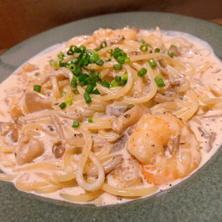 Shrimp and three kinds of mushrooms in Kyushu soy cream sauce