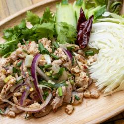 鶏ひき肉のハーブサラダ