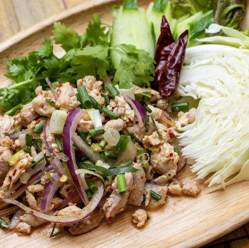 鶏ひき肉のハーブサラダ