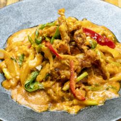 【推し GOOD!】ソフトシェルクラブ（蟹）のふんわり玉子カレー炒め