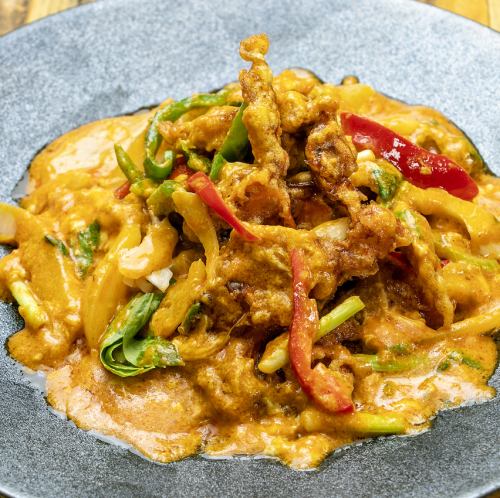 【推し GOOD!】ソフトシェルクラブ（蟹）のふんわり玉子カレー炒め